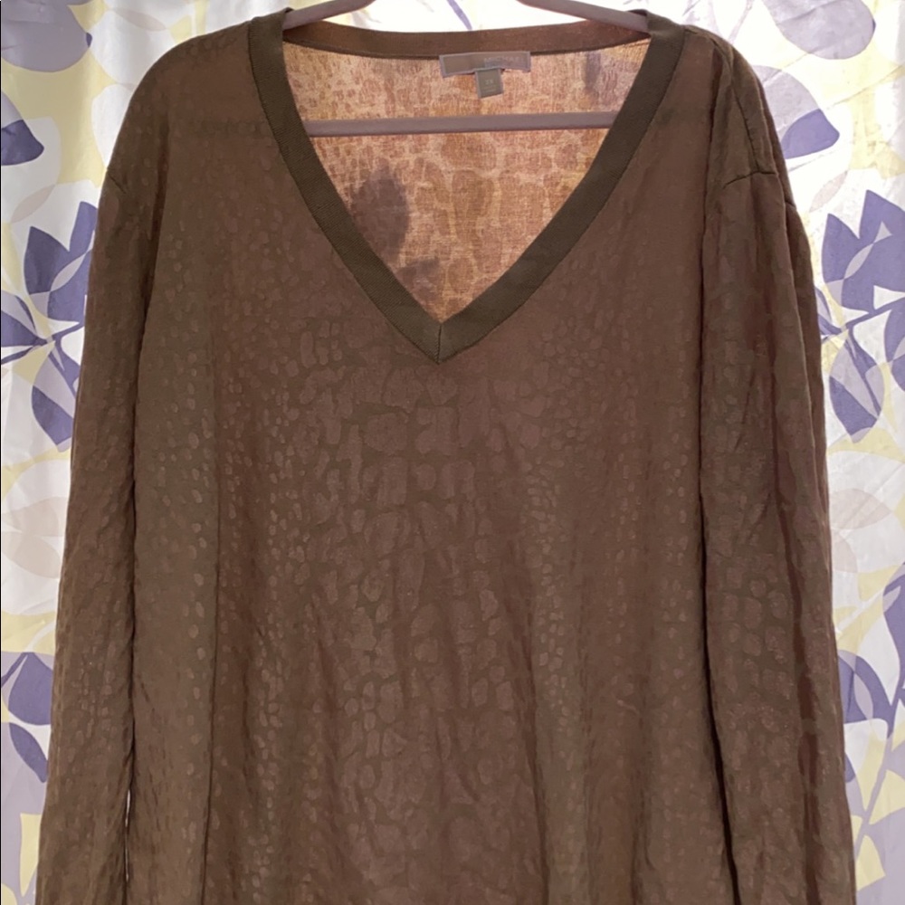Michael Kors muted leopard print V neck